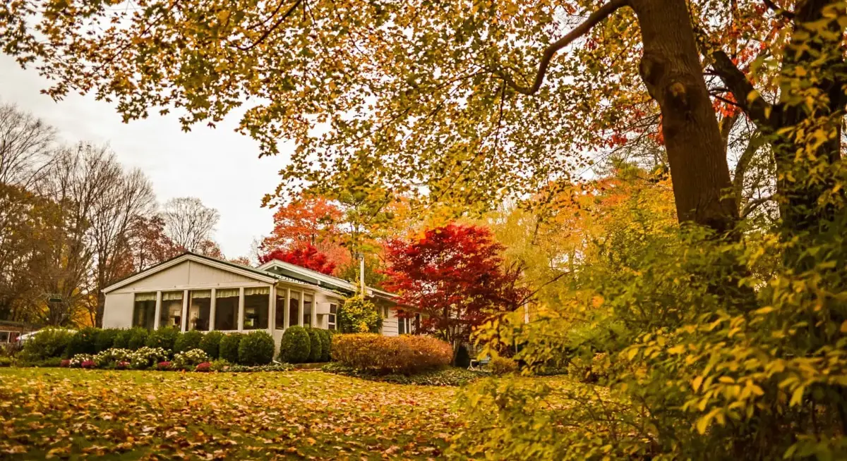 The Woodstock Inn on the Millstream